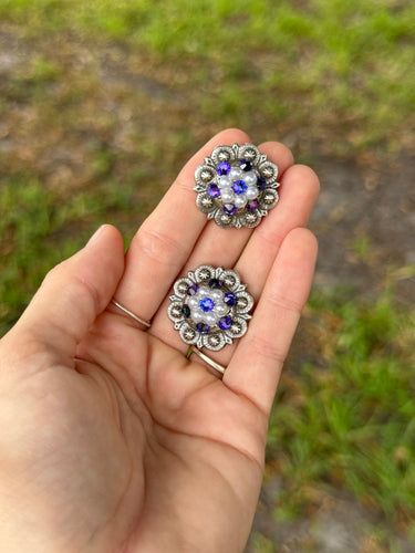 White Pearlies & Heliotrope Concho 1” (Pair)